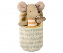 Ratoncito Beb en Saco de Dormir